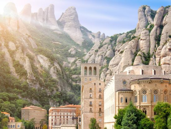 モンセラット 半日観光ツアー　早朝出発でゆっくり観光！＜午前／英語／バルセロナ発＞