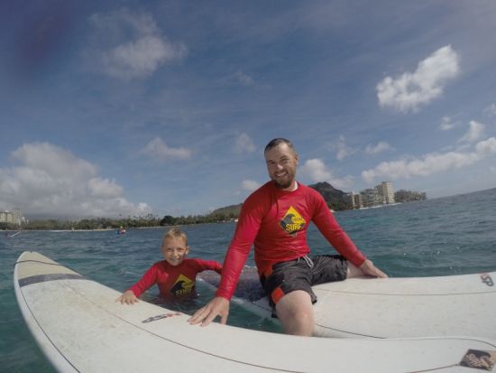 ワイキキ　選べるサーフィンレッスン　少人数制グループレッスン、プライベートレッスン、ファミリーレッスン＜約1～2時間／送迎付き＞