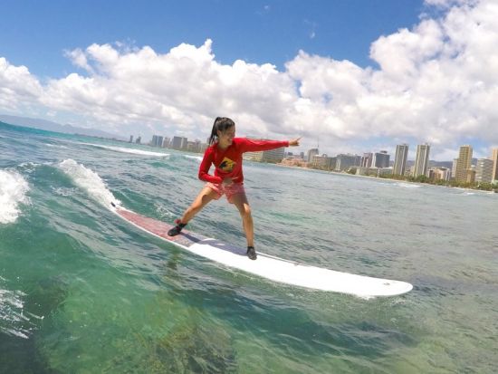 ワイキキ　選べるサーフィンレッスン　少人数制グループレッスン、プライベートレッスン、ファミリーレッスン＜約1～2時間／送迎付き＞