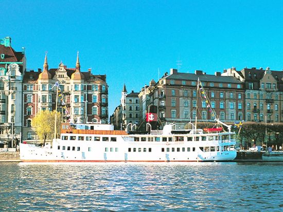 ストックホルム群島をめぐる　ディナークルーズ ＜3～11月／3時間＞