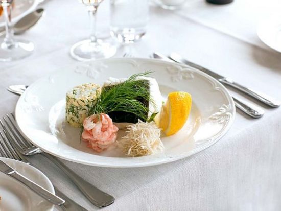 ストックホルム群島をめぐる　ディナークルーズ ＜3～11月／3時間＞