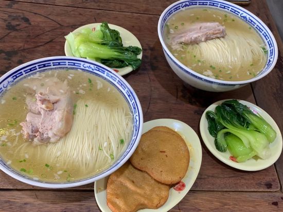 3つの水郷を巡る☆蘇州＋木瀆古鎮＋西塘夜景散策 日帰りツアー＜昼＆夕食付き／日本語ガイド／上海発＞