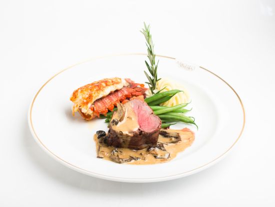 本格フレンチレストラン「ミッシェルズ・アット・ザ・コロニーサーフ」コースディナー＆タンタラスの丘夜景観賞ツアー＜夕＞