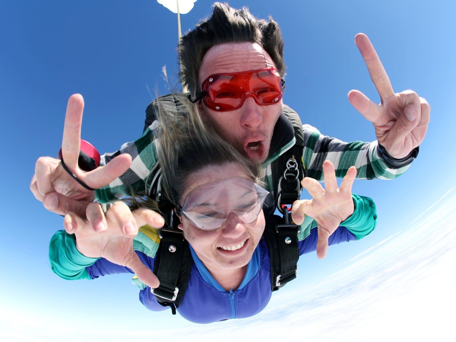 グアム スカイダイビング 一度飛べば世界が変わる 上空2 400m 4 0mからのフリーフォール 無料送迎サービスあり グアムの観光 オプショナルツアー専門 Veltra ベルトラ