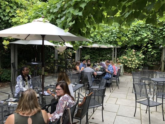 ロングアイランド　ワイナリーツアー ＜4月～11月／試飲付き（2軒）／軽食付き／英語ガイド＞