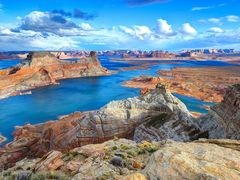 Arizona-Nevada_LakePowell_Shutterstock_349255628