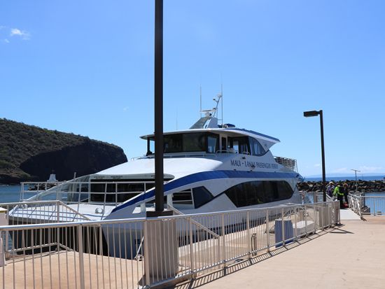 ラナイ島行きフェリーチケット　古代ハワイアンの伝説が残る島へ＜片道・往復／マアラエア港発着＞