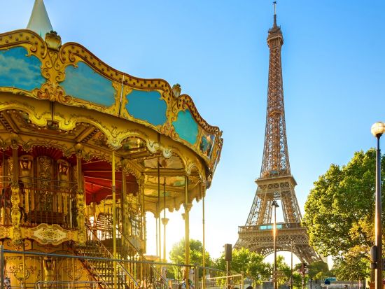 ガイド貸切観光　人気ガイド ソレーヌさんがご案内！パリジェンヌと行く穴場スポット巡り　蚤の市・マルシェ・ショッピングにもおすすめ＜4または8時間／日本語ガイド＞