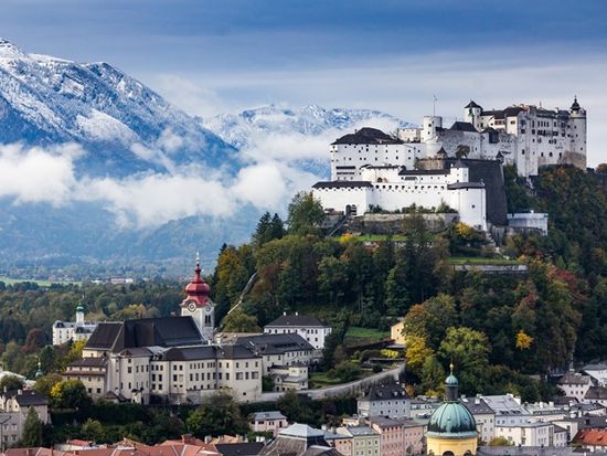 Salzburg_Hohensalzburg_shutterstock_557948761