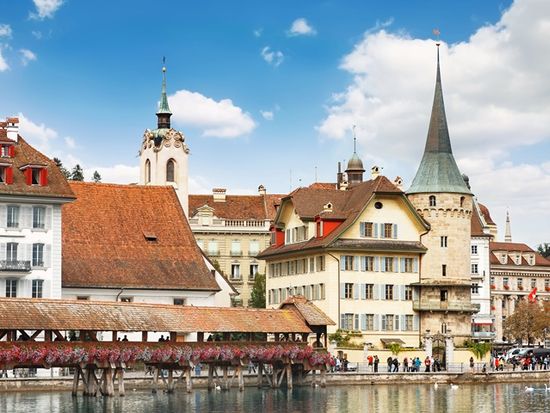 Switzerland_Lucerne_shutterstock_93781171