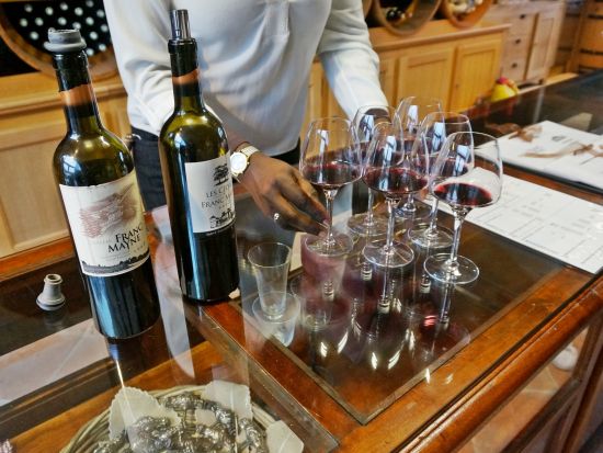 ボルドー格付けシャトー2軒訪問　メドック地区＆サン・テミリオン地区ワインツアー　9時間コース ＜試飲付き／日本語ドライバーガイド／ボルドー市内ホテル送迎可＞