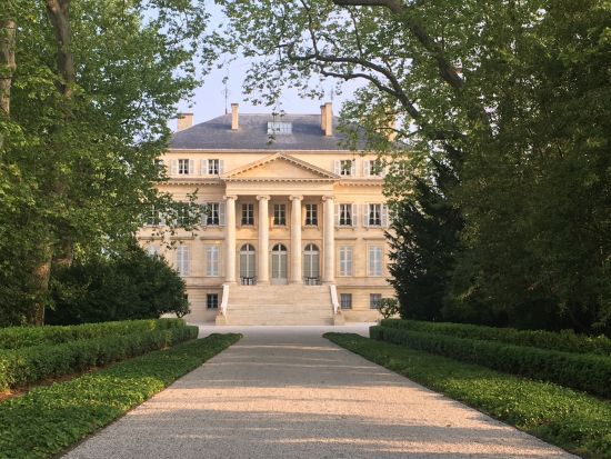 ボルドー格付けシャトー3軒訪問　メドック地区5大産地シャトーワインツアー　9時間コース＜試飲付き／日本語ドライバーガイド／ボルドー市内ホテル送迎可＞