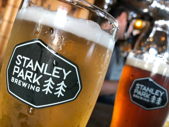 夜のバンクーバー 地元人気のパブめぐりツアー　おすすめガイド荒木さんとパブへ潜入 ＜日本語ガイド／定員6名の少人数制＞