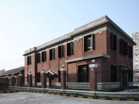 日本ゆかりの地を巡る！外灘ウォーキングツアー＜専用車利用／日本語ガイド／夕食付／上海発＞