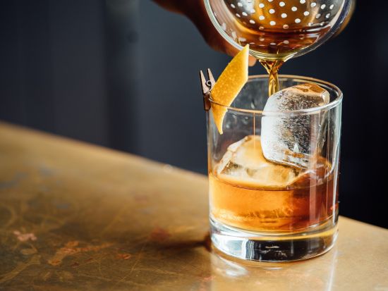 夜のバンクーバー 地元人気のパブめぐりツアー　おすすめガイド荒木さんとパブへ潜入 ＜日本語ガイド／定員6名の少人数制＞