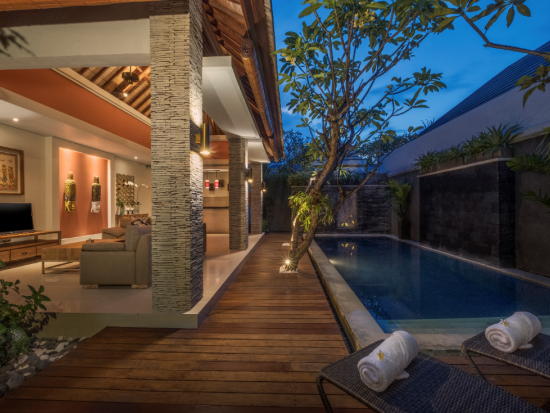 【デイユース】ザ ウォラス「THE WOLAS」憧れのフローティング・アフタヌーンティー+スパ+ディナー＜往復送迎付／空港お送り有／スミニャック地区＞