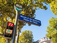 France_Paris_Busstop_shutterstock_370251890