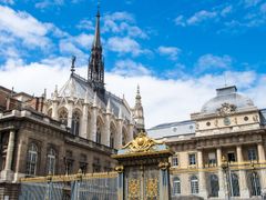 France_Paris_Saint_Chapelle_shutterstock_302774552