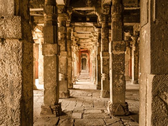 【3泊4日】国内線で行くアジャンタ＆エローラ石窟群 周遊ツアー！アウランガーバード市内観光付＜貸切／日本語ガイド／国内線＆ホテル込み／デリー発着＞