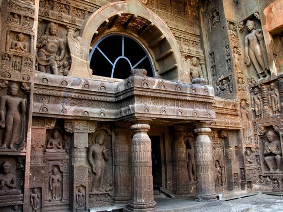 Asia_india_ajanta_aves_shutterstock_190554980