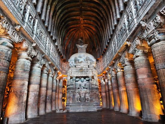 【4泊5日】国内線で行くアジャンタ＆エローラ＆エレファンタ石窟群 周遊ツアー アウランガーバード市内観光付＜貸切／日本語ガイド／国内線＆宿泊込み／ムンバイ発着＞