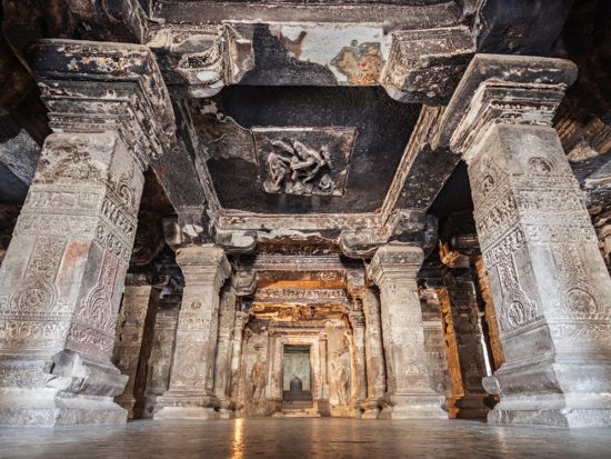 【4泊5日】国内線で行くアジャンタ＆エローラ＆エレファンタ石窟群 周遊ツアー アウランガーバード市内観光付＜貸切／日本語ガイド／国内線＆宿泊込み／ムンバイ発着＞