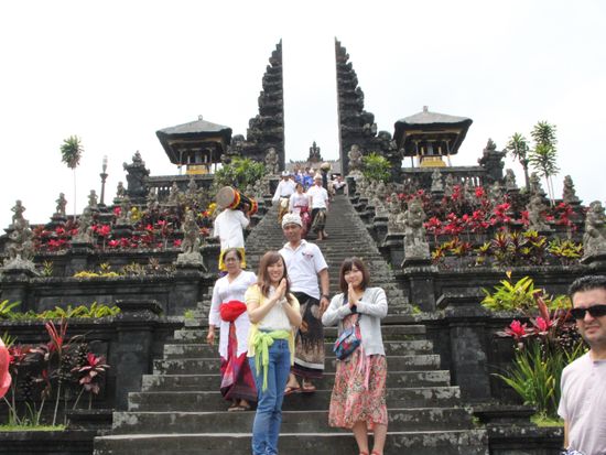 Besakih1-crop