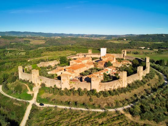 トスカーナ州 日帰り観光ツアー　シエナ＆サン・ジミニャーノ＆モンテリッジョーニ＆キャンティ地方ワイナリー訪問 ＜英語ガイド／軽食＆試飲付き／フィレンツェ発＞