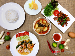 Thai_set_menu_press_sky_bar