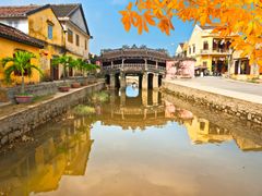 Vietnam_Hoian_Bridge_shutterstock_369691784