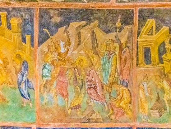 世界遺産イヴァノヴォ岩窟教会群＆国境の街ルセ　日帰り観光ツアー ＜日本語または英語ガイド／昼食付き／ブカレスト発＞