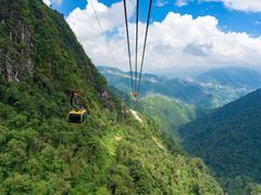 Sapa_Fansipan_Cable_car_shutterstock_795348892