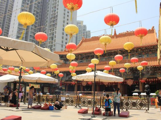 香港の超パワースポット巡り 車公廟＆黄大仙＆観音廟にご案内＜日本語／ペニンシュラホテルでのアフタヌーンティー付き＞