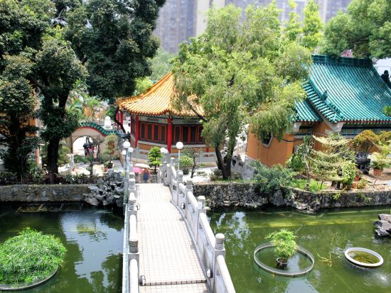 香港の超パワースポット巡り 車公廟＆黄大仙＆観音廟にご案内＜日本語／ペニンシュラホテルでのアフタヌーンティー付き＞