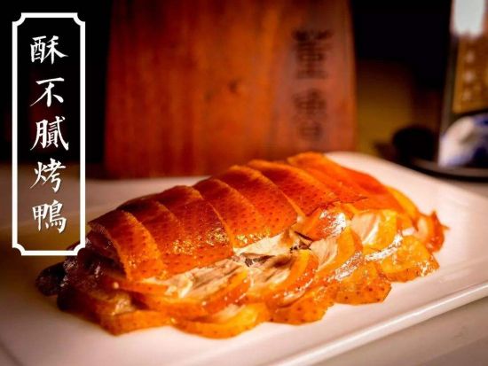 【プレミアム・杭州】1等車で行く日帰りツアー☆西湖遊覧＋龍井茶体験＋ミシュランレストラン「大董」での夕食＜専用車／日本語ガイド／人気店の昼食＆夕食付／上海発＞