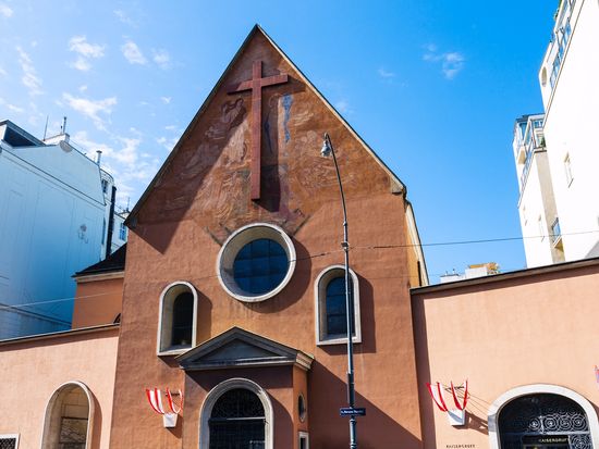 Wien_Capichin_Church_shutterstock_332552846