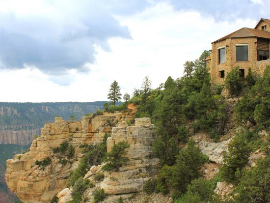 グランドキャニオン国立公園 サウスリム日帰り観光ツアー　ランチ付き＜英語ガイド＞