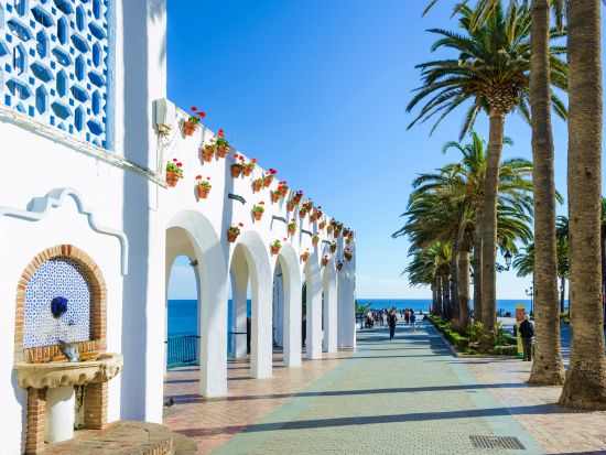 アンダルシアの白い村 フリヒリアナ＆ネルハ 1日観光プライベートツアー＜グラナダ発マラガ着＞by [みゅう]