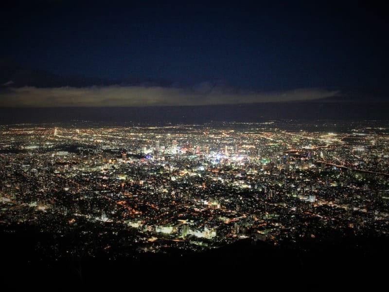 藻岩山 大倉山ジャンプ競技場 夜景 札幌市内日帰り観光ツアー 札幌近郊の観光 遊び 体験 レジャー専門予約サイト Veltra ベルトラ