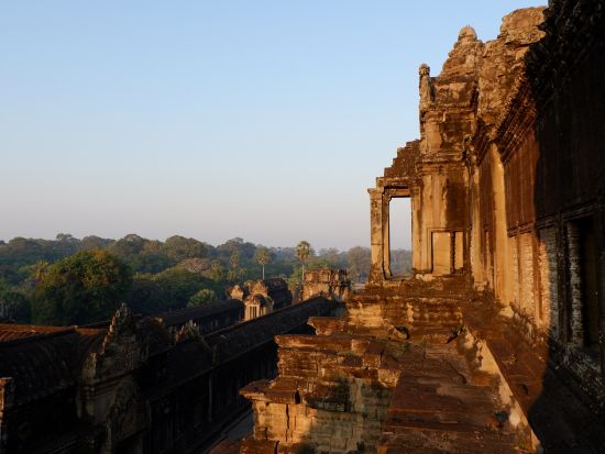 アンコールワット＋プレルーフ夕日鑑賞 半日観光ツアー＜午後／日本語ガイド／送迎付プランあり＞　※当日9時まで予約可プランあり
