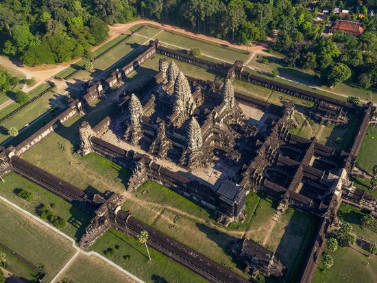 Cambodia_SIem_Reap_Angkor_Wat_shutterstock_672858802