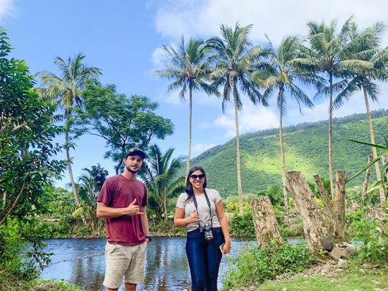 ワイピオ渓谷観光ツアー　窓ガラス無しの四輪駆動車で遮るもののない壮大な景色を堪能！約366メートル滝やタロイモ水田など写真スポット多数＜1.5時間／英語ガイド＞