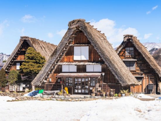 貸切観光タクシー 白川郷＋飛騨高山 高山市内にお送り 合計4時間たっぷり散策＜選べる車種／1日／1～9名／金沢発高山着＞by 冨士タクシー
