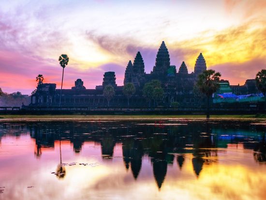 Cambodia_Angkor_Wat_Sunrise_shutterstock_109322552