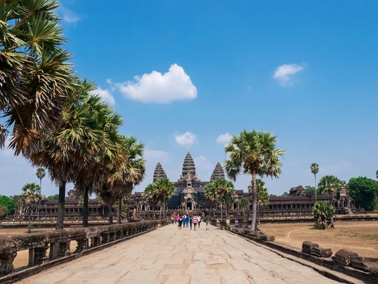 Cambodia_Siem_Reap_Angkor_Wat_shutterstock_525435301