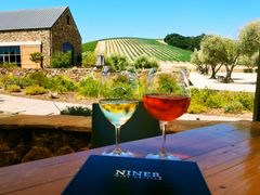 USA_California_Paso Robles_Wine tasting