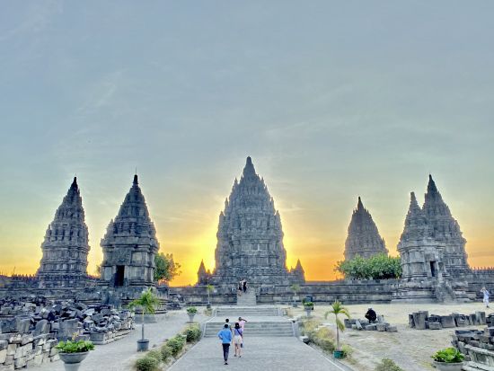 世界遺産ボロブドゥール寺院 日の出鑑賞＆遺跡観光ツアー ＜貸切／日本語ガイド＞