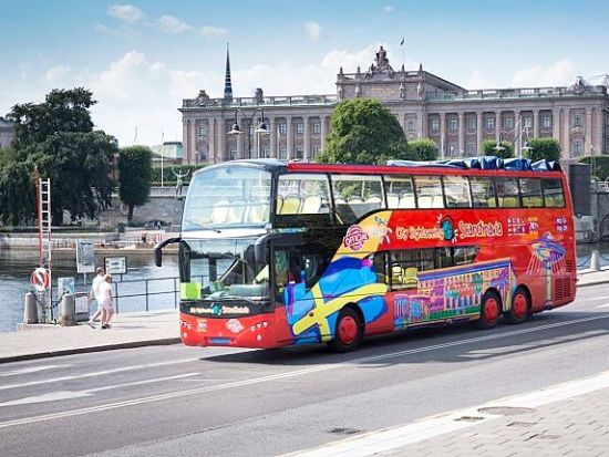 ストックホルム 乗り降り自由バス　チケット事前予約 ＜24時間または72時間／日本語オーディオガイド付き＞