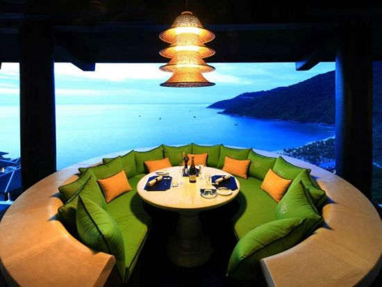 話題のフォトジェニックスポットを訪問！新名所「バーナーヒルズ」＋レディブッダ＋インターコンチネンタル「シトロン」でのランチ＜ダナン＆ホイアン発／日本語ガイド＞