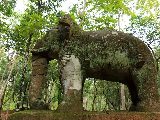 Cambodia_Koh Ker_shutterstock_343432628